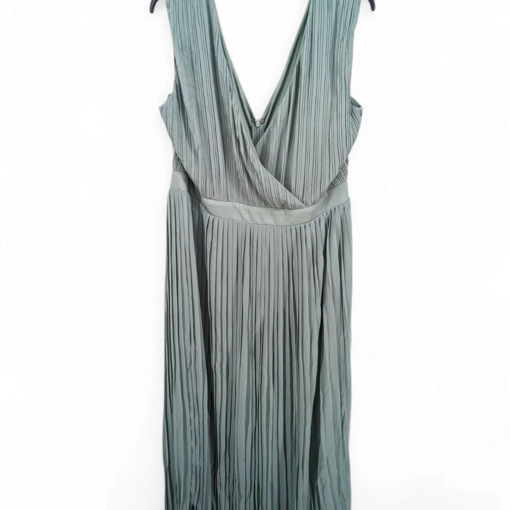 TFNC Formal Maxi Dress Calida Model Sage Green Wedding Bridesmaid Guest